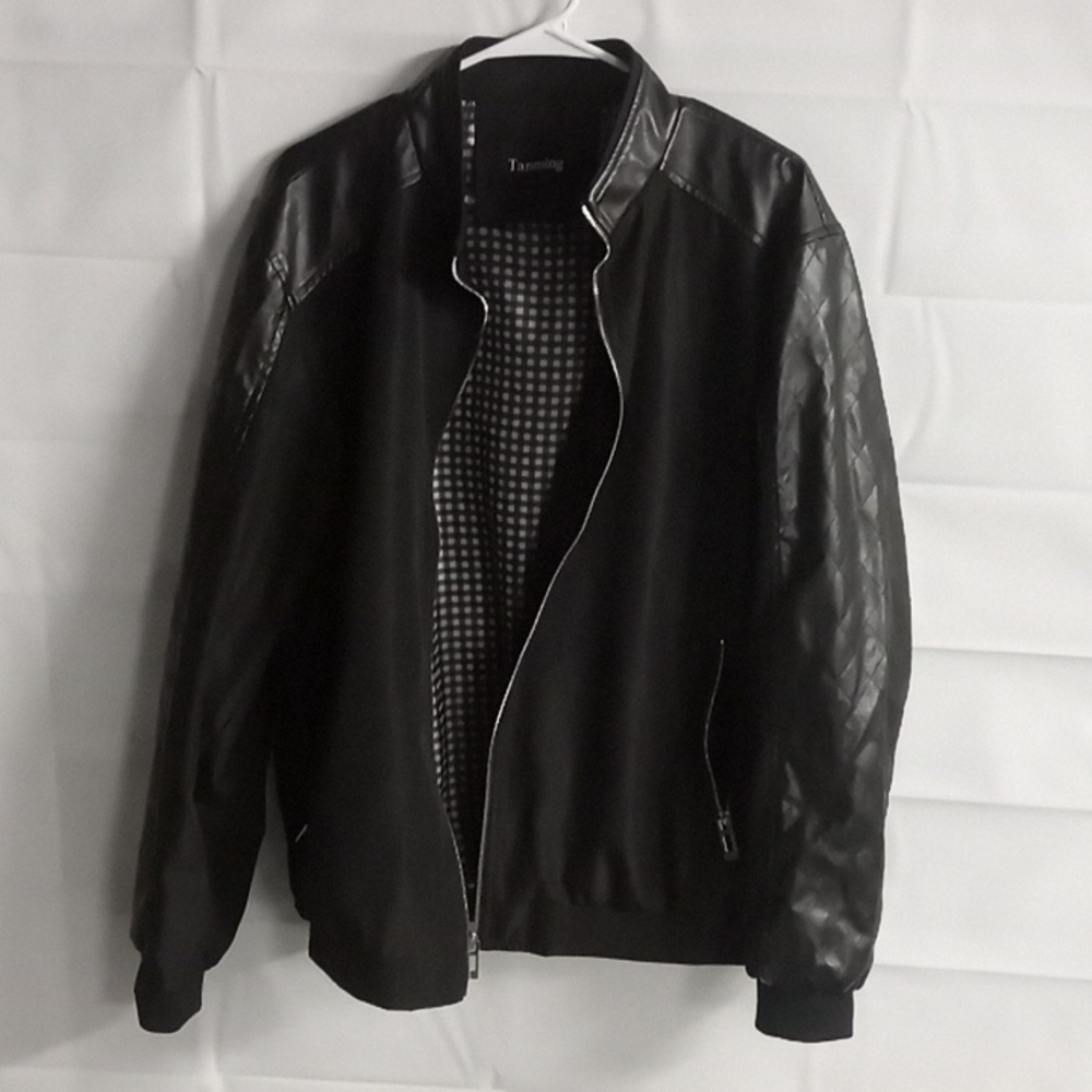 Tanning large black jacket
